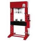 ﻿Hydraulic press with moveable piston